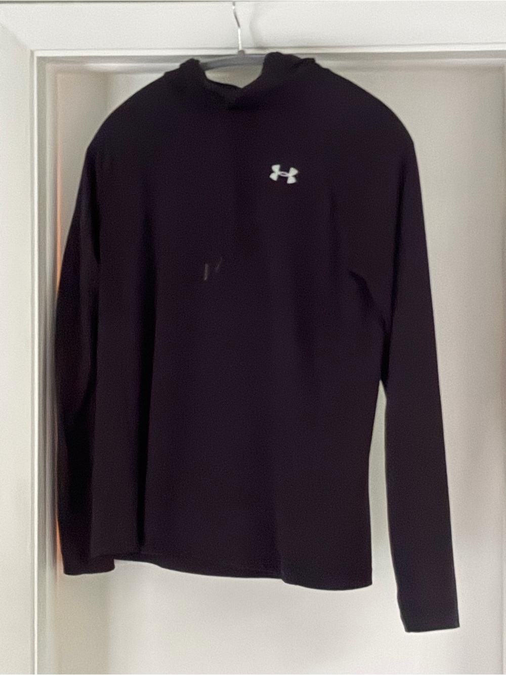 Under Armour women’s Black Crewneck Performance Hoodie Medium